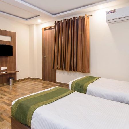 Hotel Treebo Trend Bipin International Lucknow Esterno foto