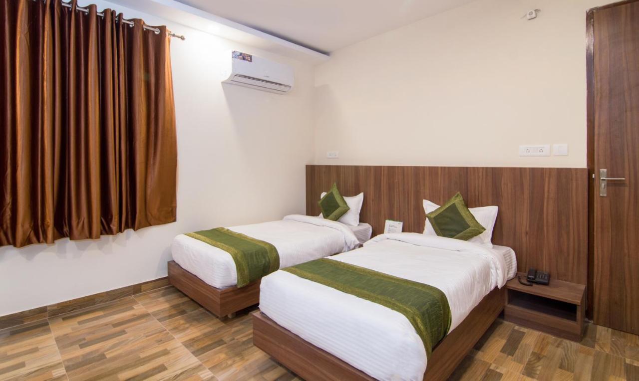 Hotel Treebo Trend Bipin International Lucknow Esterno foto