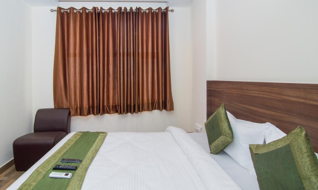 Hotel Treebo Trend Bipin International Lucknow Esterno foto