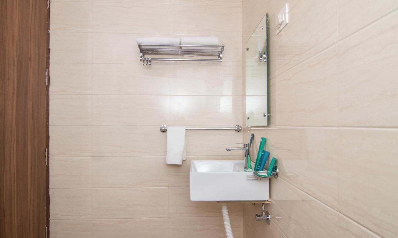 Hotel Treebo Trend Bipin International Lucknow Esterno foto