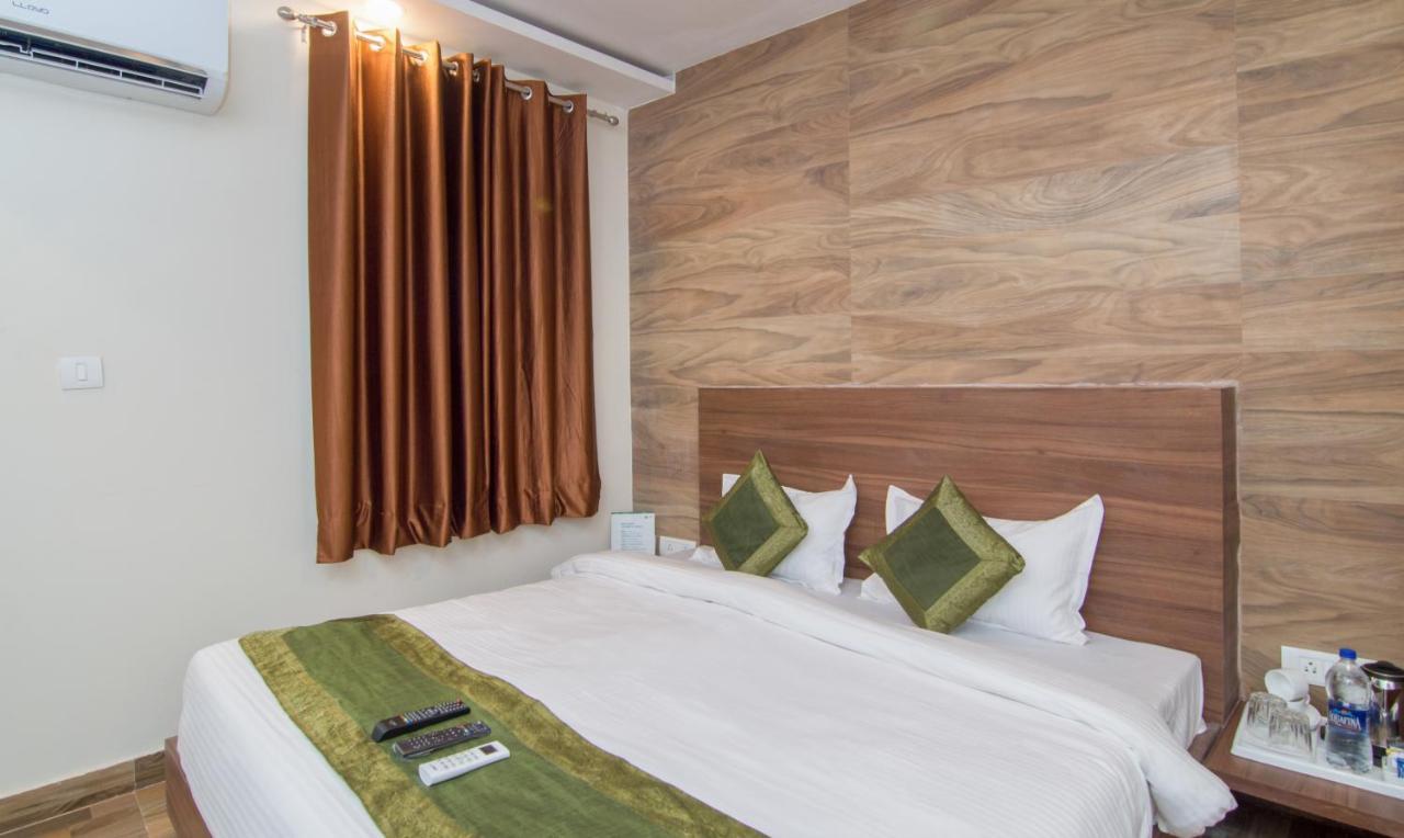Hotel Treebo Trend Bipin International Lucknow Esterno foto
