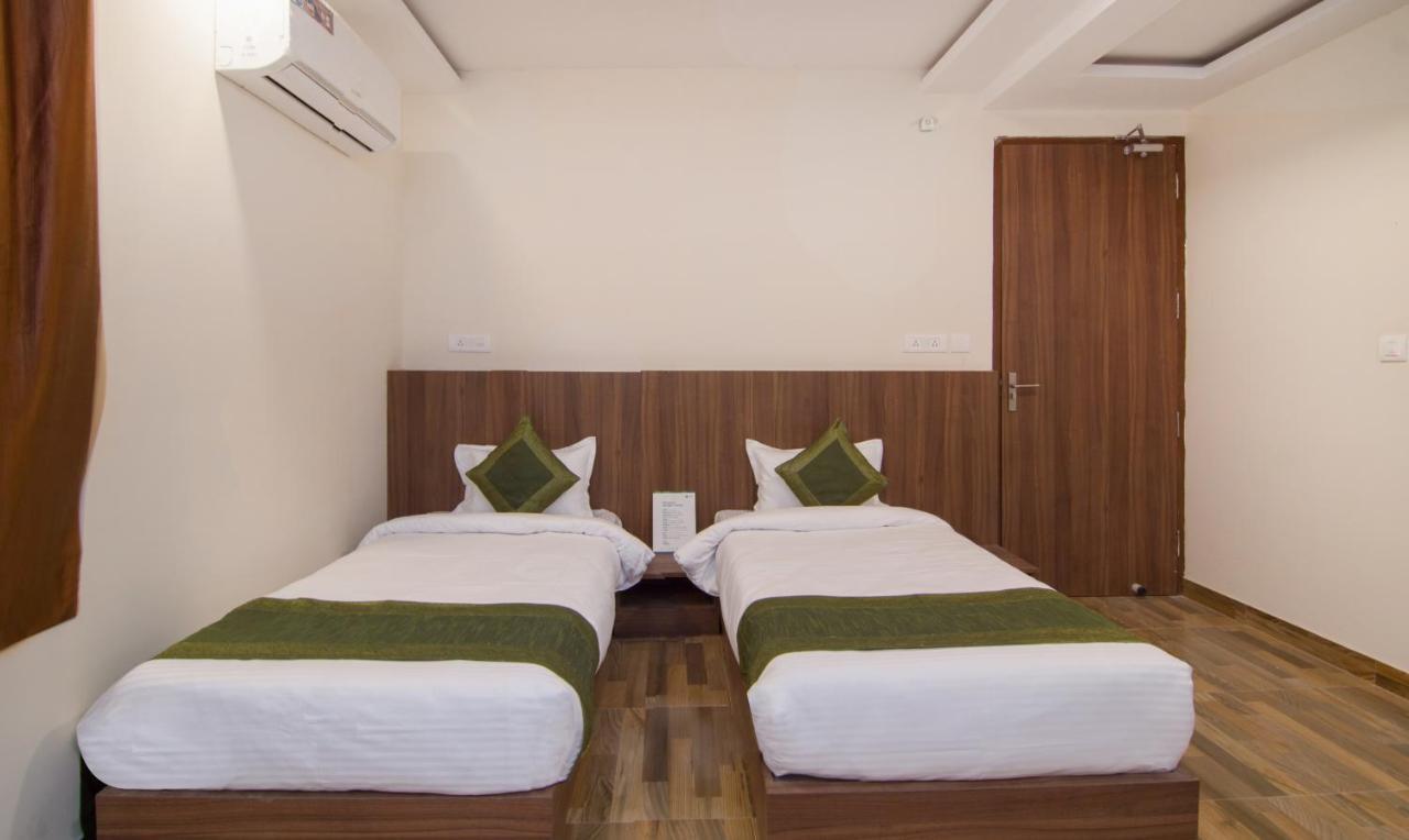 Hotel Treebo Trend Bipin International Lucknow Esterno foto