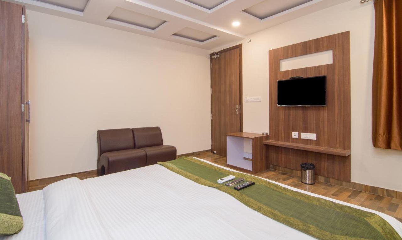 Hotel Treebo Trend Bipin International Lucknow Esterno foto