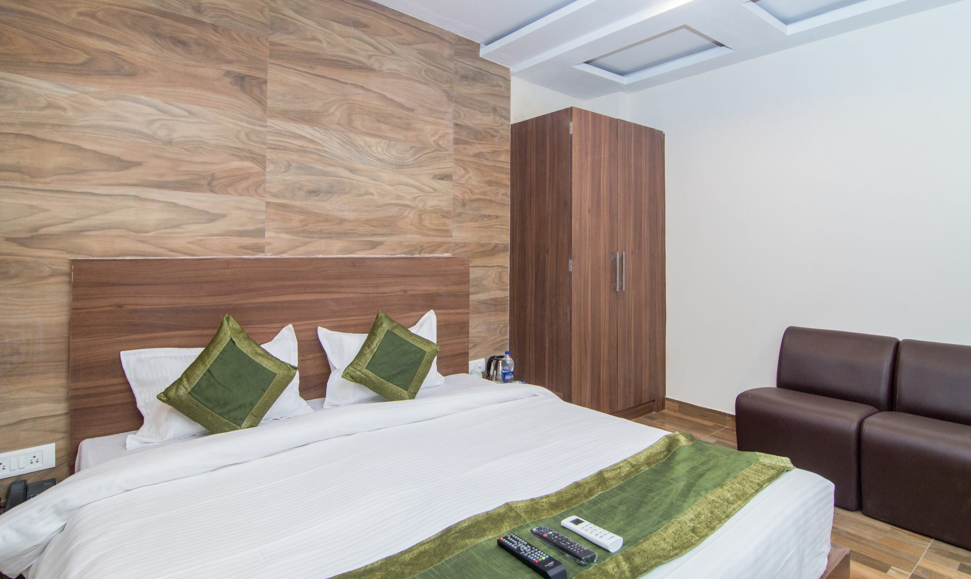 Hotel Treebo Trend Bipin International Lucknow Esterno foto
